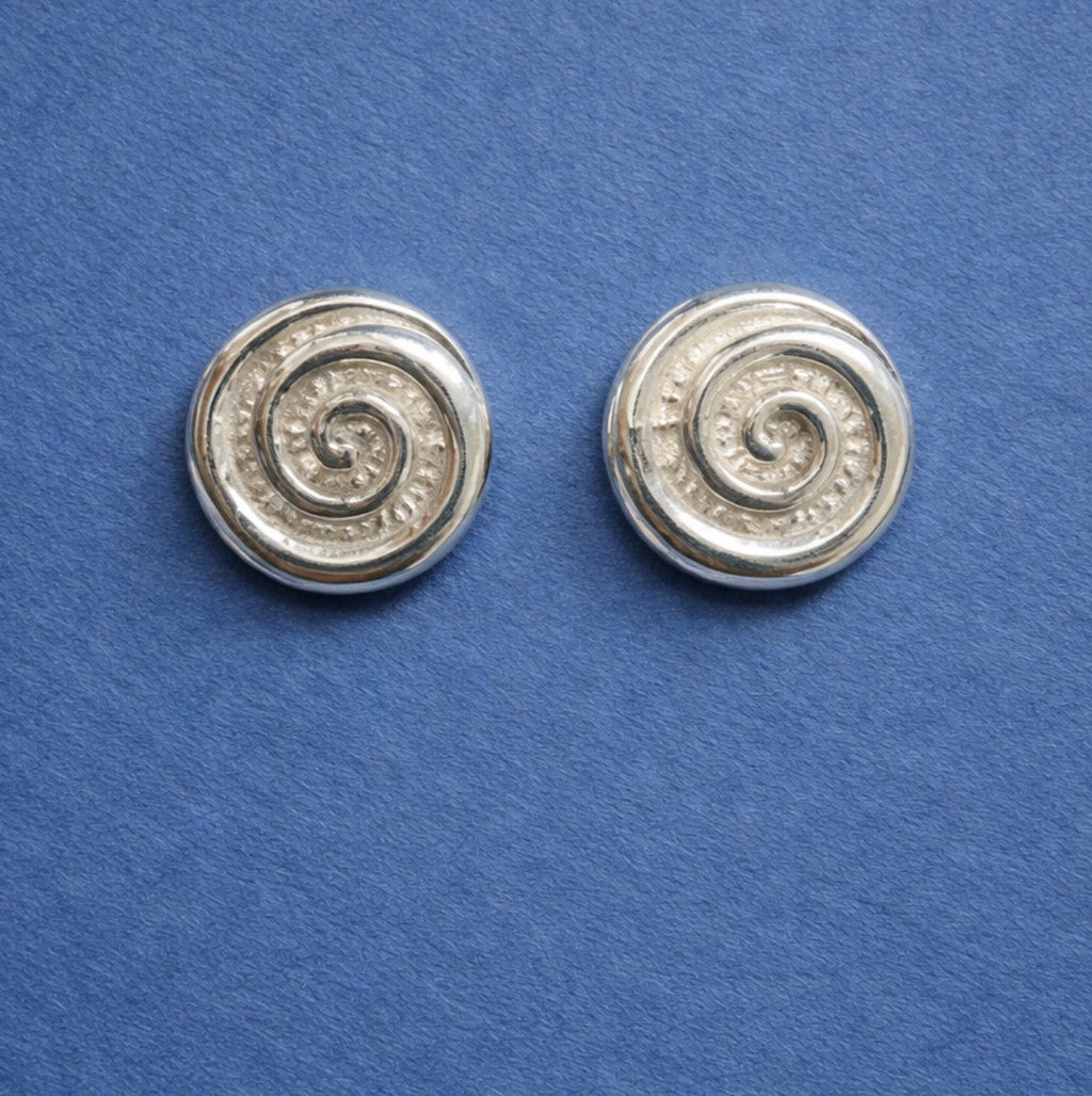 Nautilus stud earrings